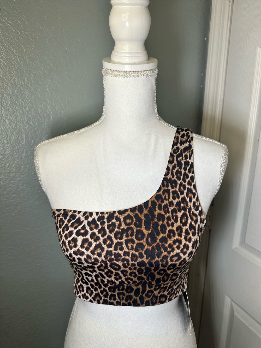 Naked wardrobe Leopard Print One-Shoulder bikini top